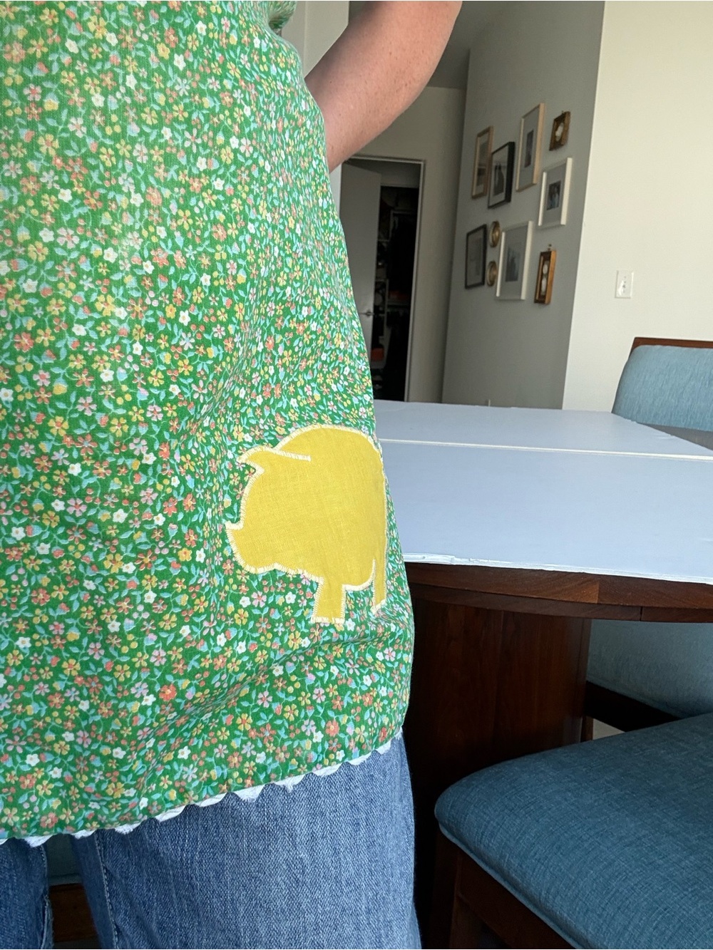 Vintage 1970s Reversible Floral Pig Apron Handmade Cottagecore - Picture 3 of 10